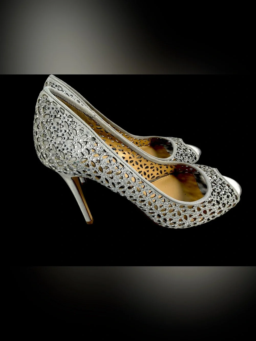 Badgley Mischka chic open